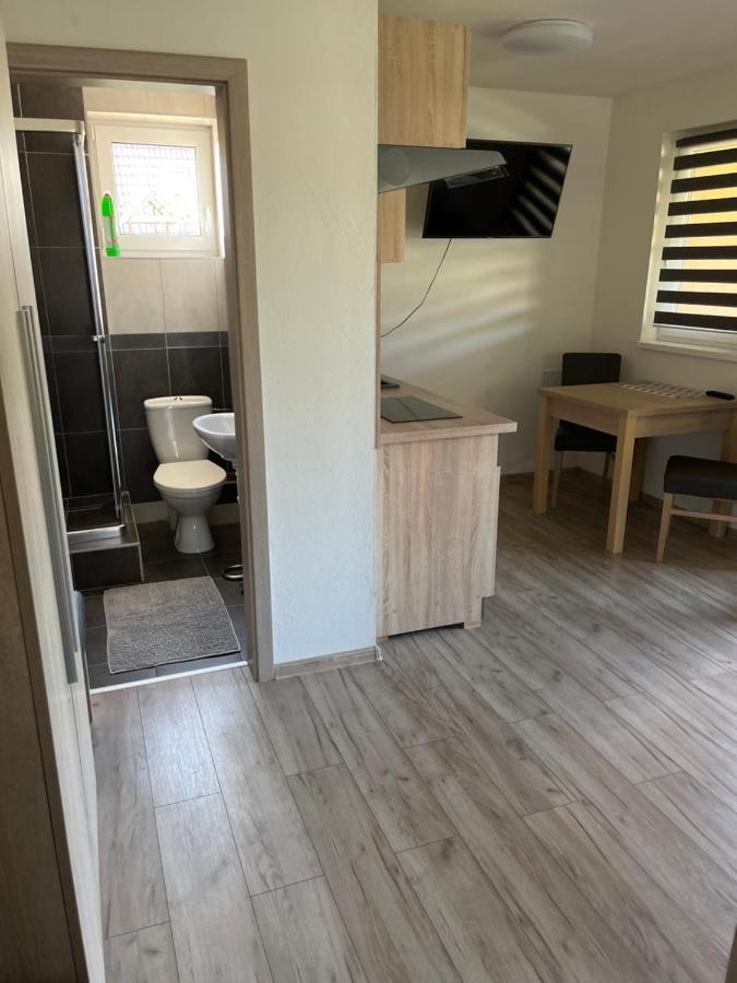 Apartmanovy Dom Magda Vrbov Bagian luar foto
