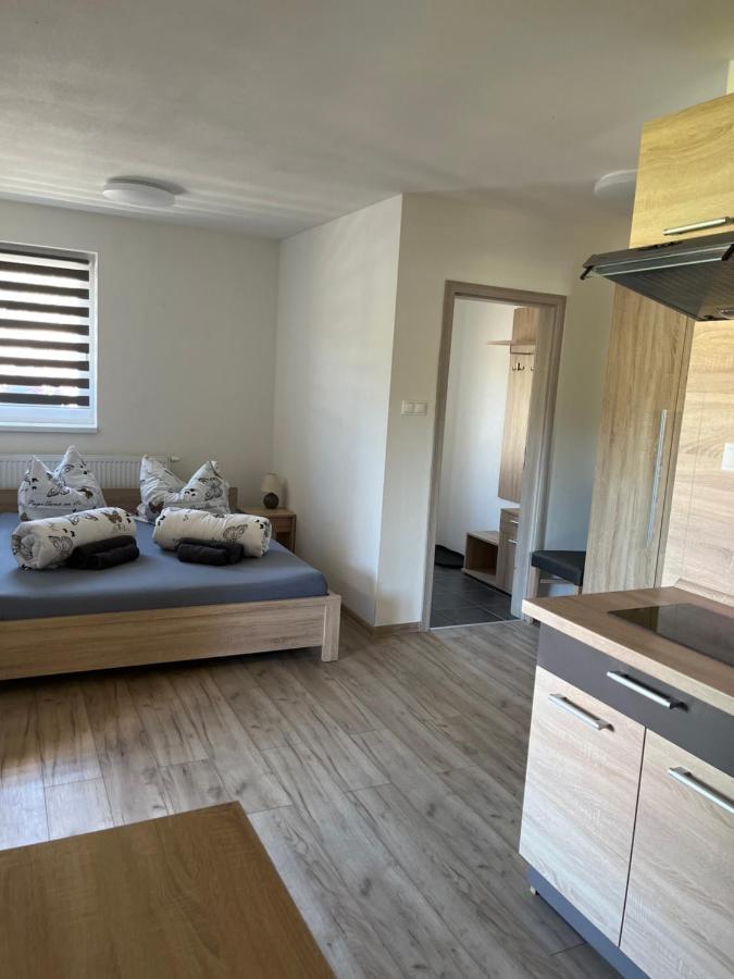 Apartmanovy Dom Magda Vrbov Bagian luar foto