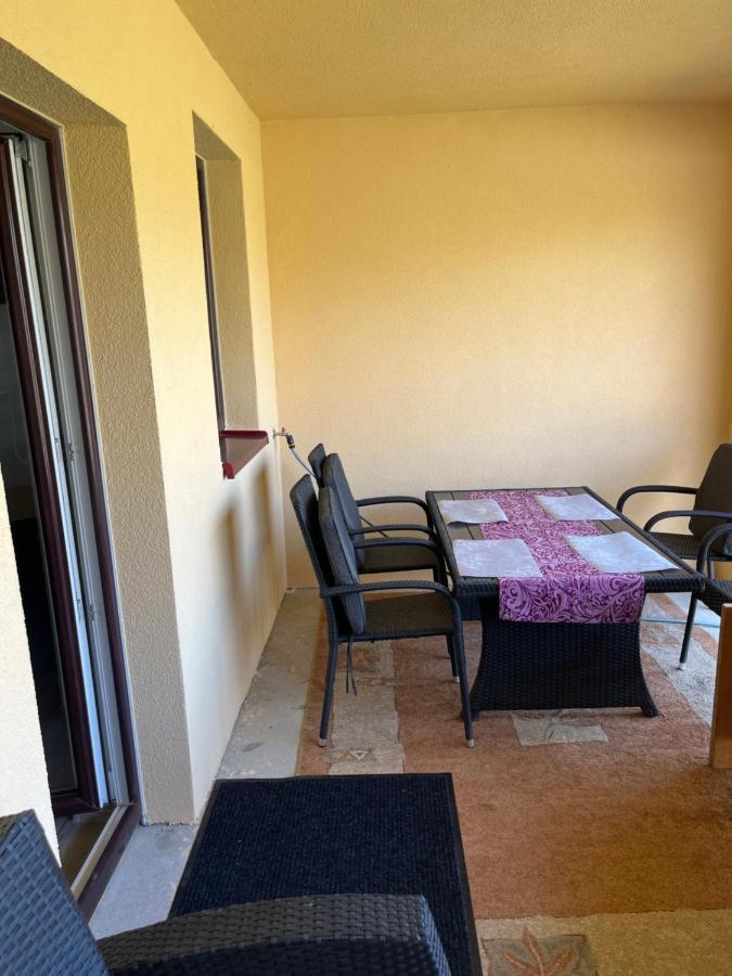 Apartmanovy Dom Magda Vrbov Bagian luar foto
